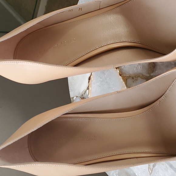 🌟 Stuart Weitzman Stanton Nude Gold Bow Pump - Picture 3 of 13